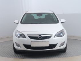 Opel Astra - 2011