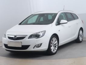 Opel Astra - 2011