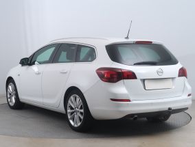 Opel Astra - 2011