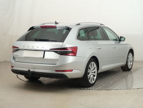Škoda Superb - 2023
