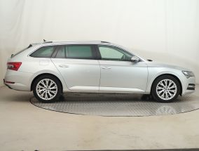 Škoda Superb - 2023