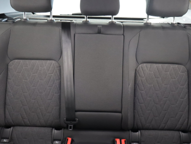 Volkswagen Golf - 2025