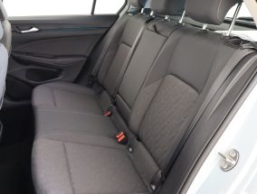 Volkswagen Golf - 2025