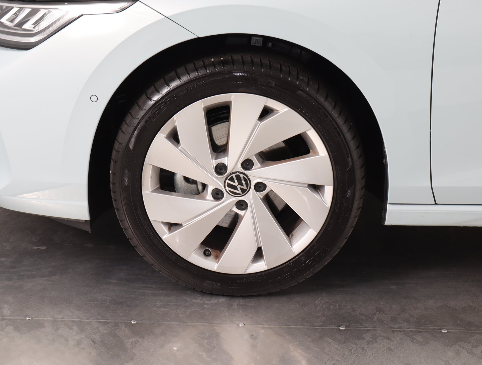 Volkswagen Golf - 2025