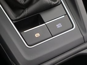 Volkswagen Golf - 2025