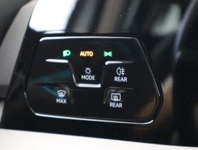 Volkswagen Golf - 2025