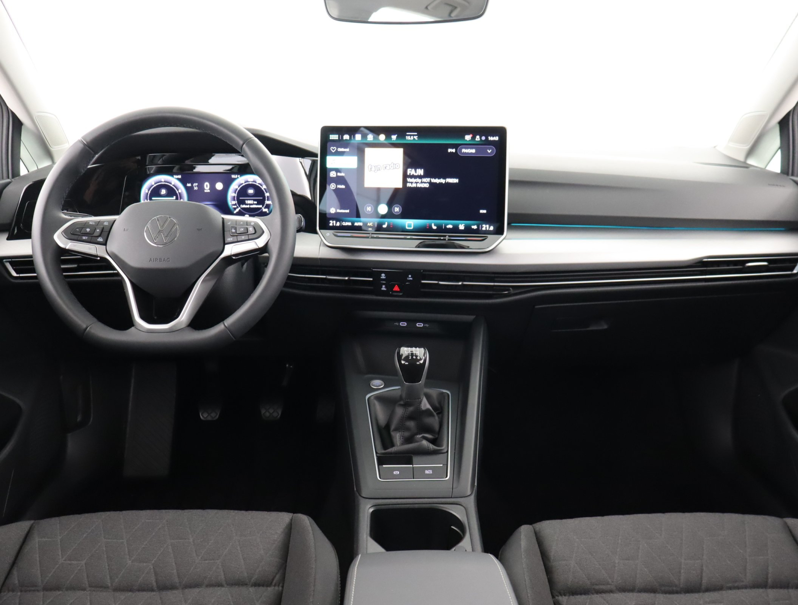 Volkswagen Golf - 2025