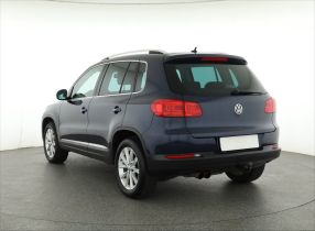 Volkswagen Tiguan - 2015