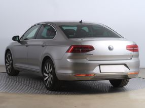 Volkswagen Passat - 2016