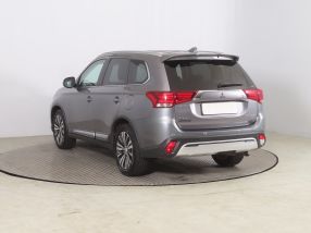 Mitsubishi Outlander - 2019
