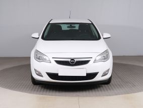 Opel Astra - 2011