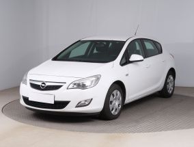 Opel Astra - 2011