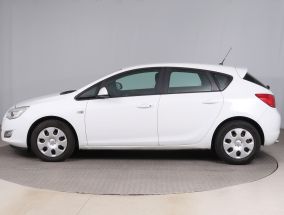 Opel Astra - 2011