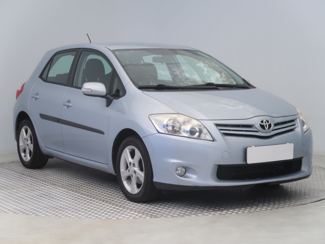 Toyota Auris 2011
