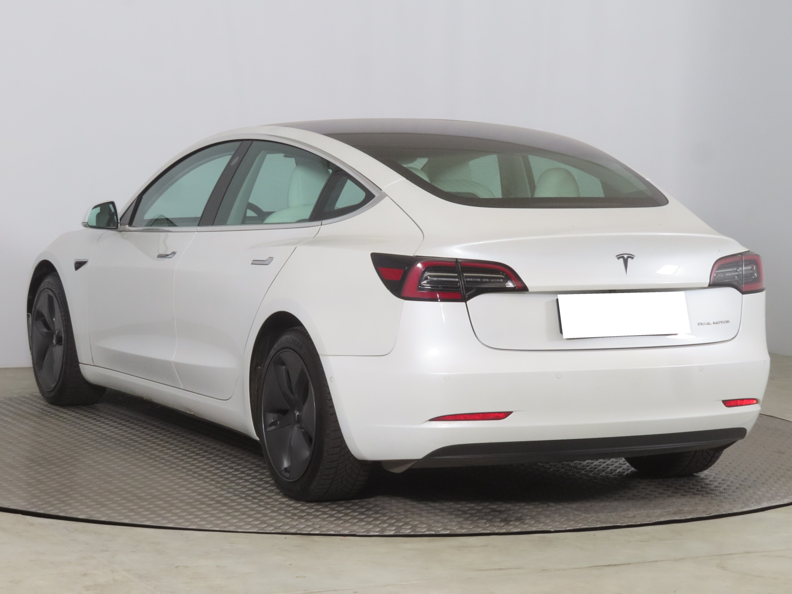 Tesla Model 3 - 2021