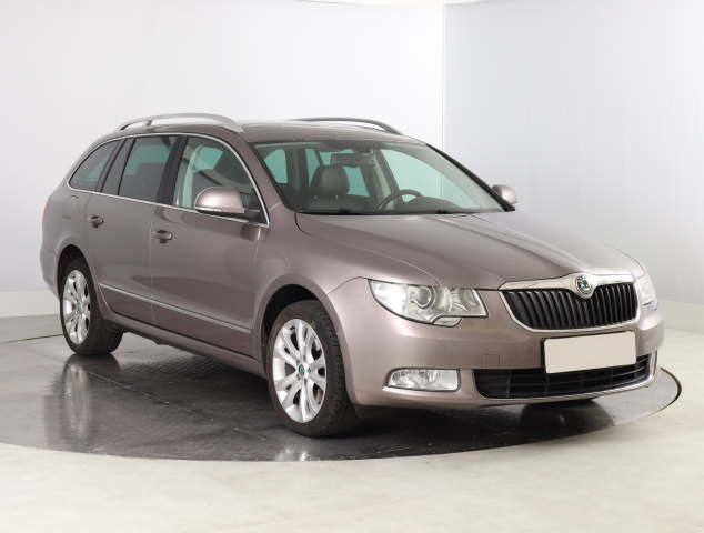 Škoda Superb 2011