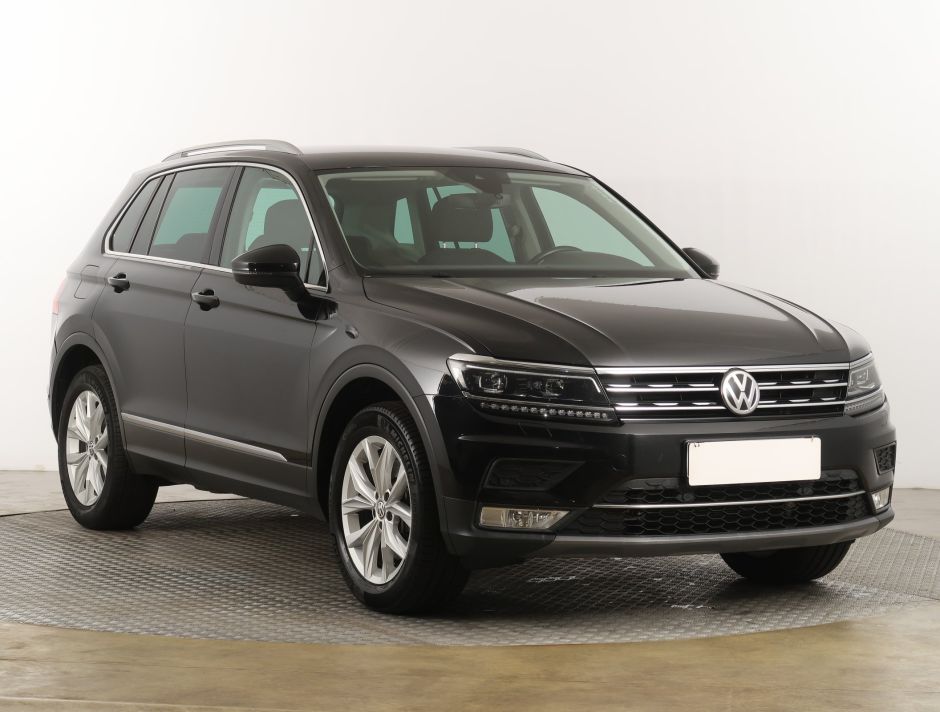Volkswagen Tiguan - 2016