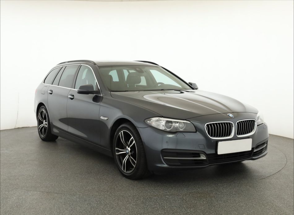 BMW 5 - 2015