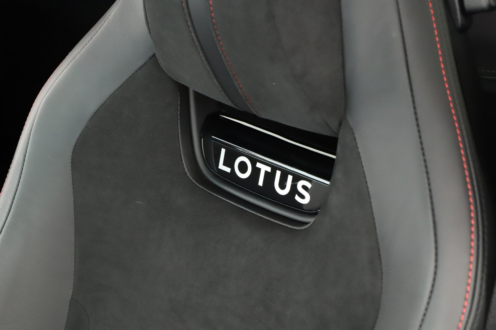Lotus Emira - 2023