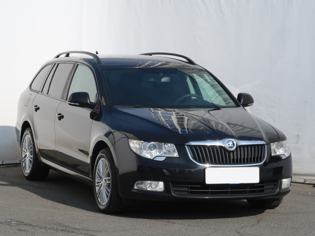Škoda Superb 2011