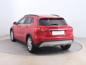 Mercedes-Benz GLA - 2016