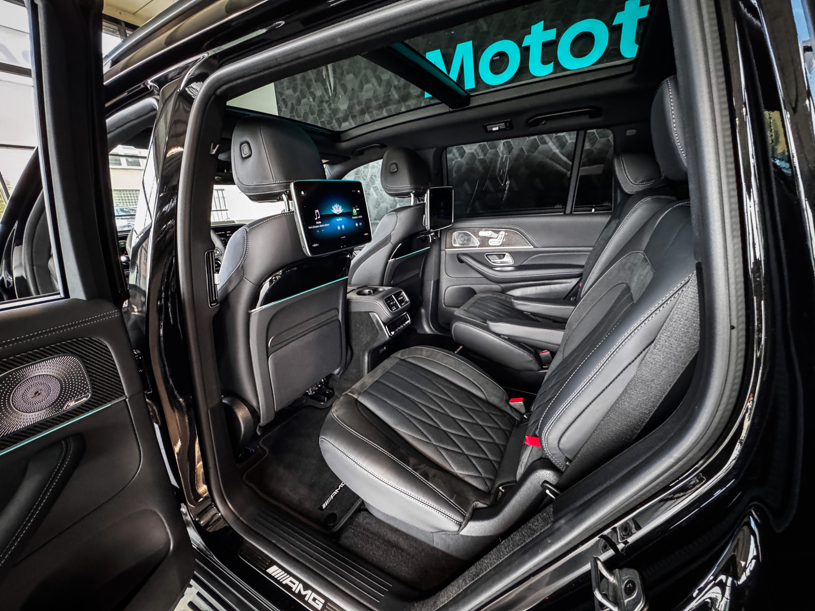 Mercedes-Benz GLS - 2024