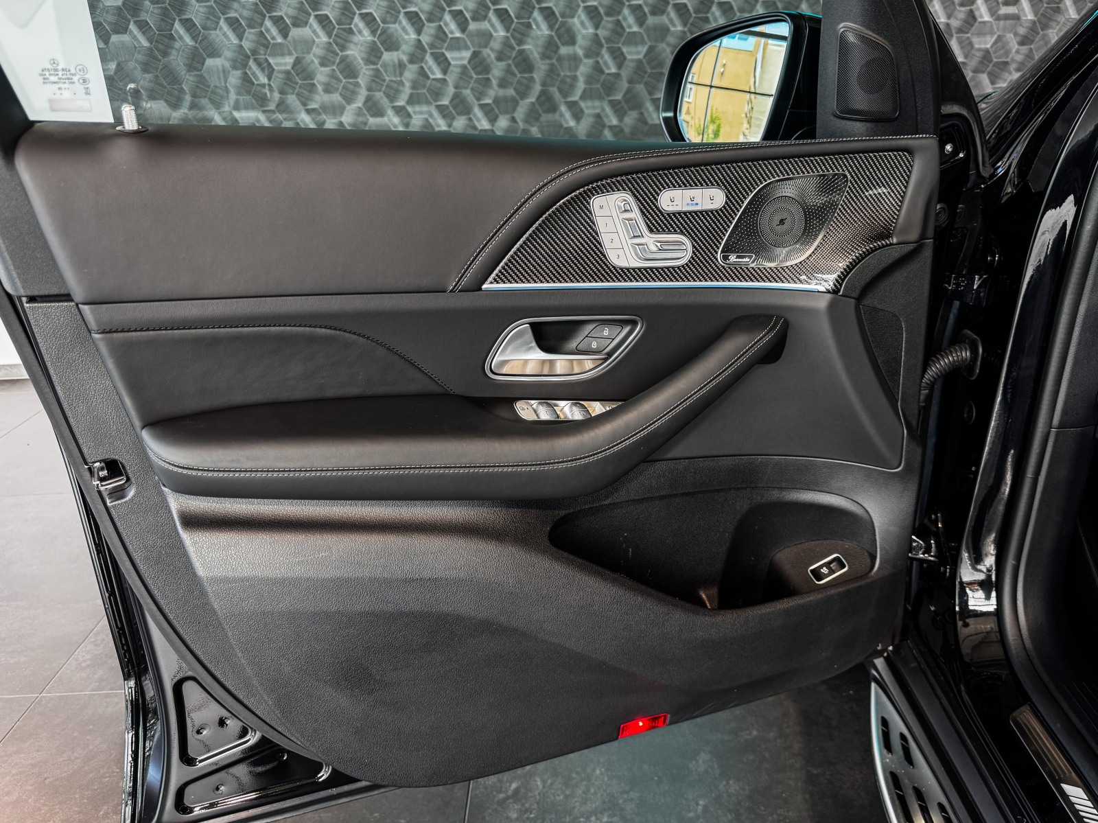 Mercedes-Benz GLS - 2024
