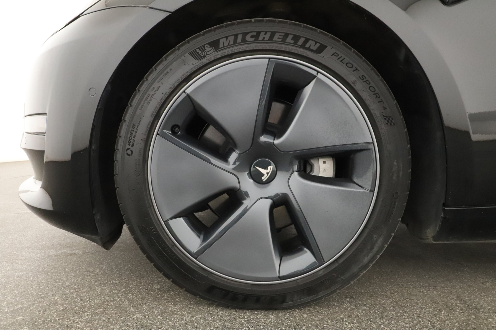 Tesla Model 3 - 2021