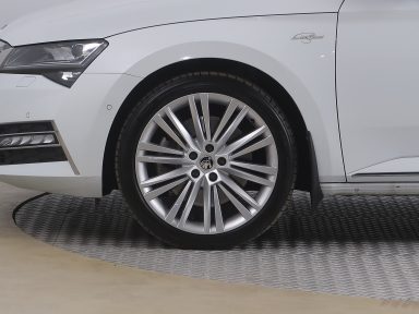 Škoda Superb - 2023