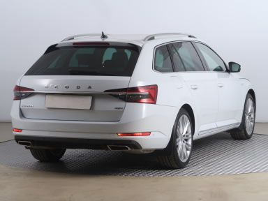 Škoda Superb - 2023