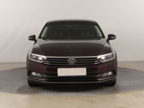 Volkswagen Passat - 2016