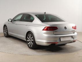 Volkswagen Passat - 2016