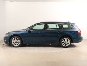Volkswagen Passat - 2021