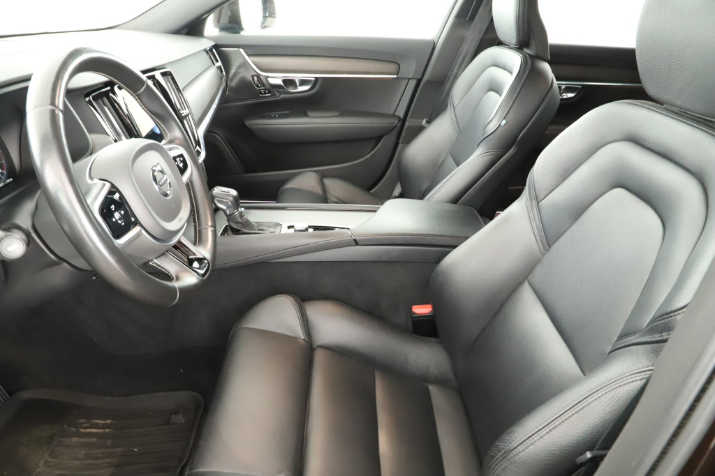 Volvo V90 Cross Country