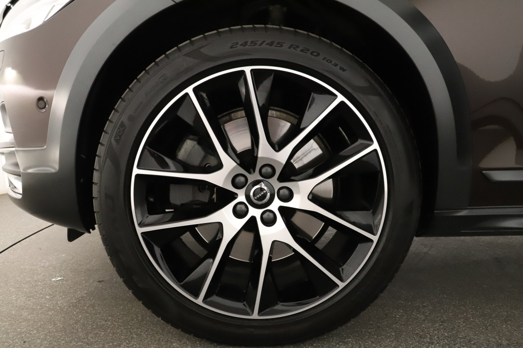 Volvo V90 Cross Country