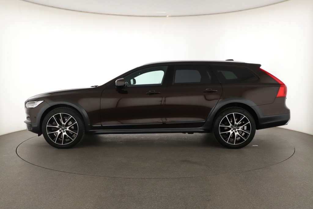 Volvo V90 Cross Country