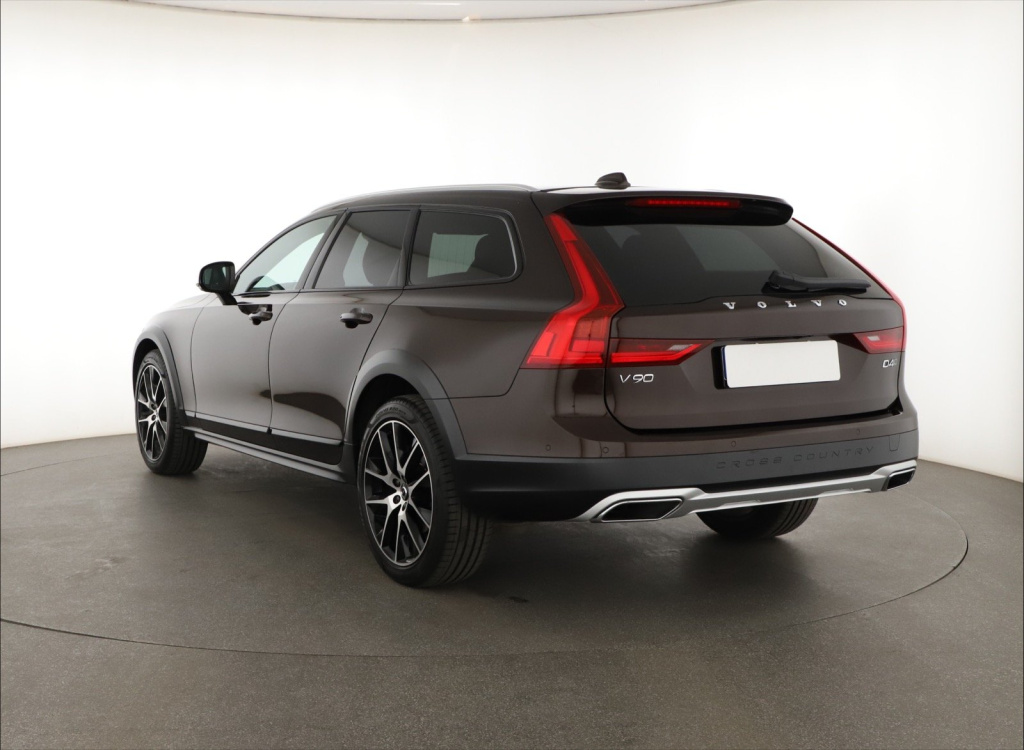 Volvo V90 Cross Country