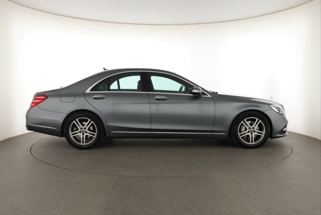 Mercedes-Benz S