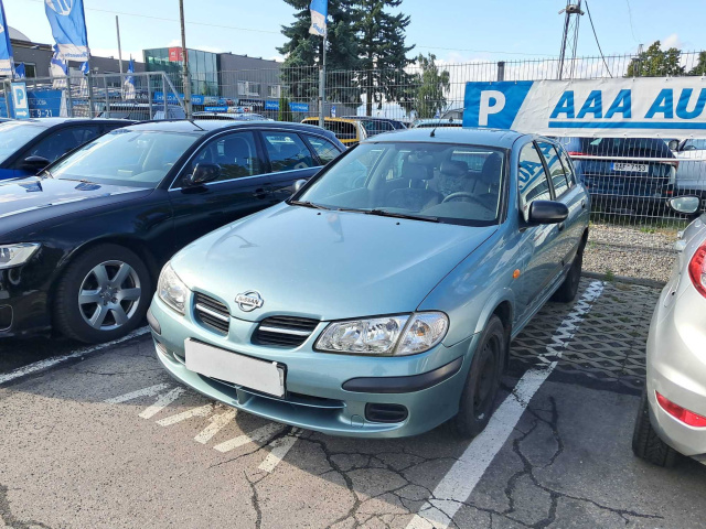 Nissan Almera 2002