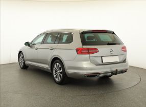 Volkswagen Passat - 2015