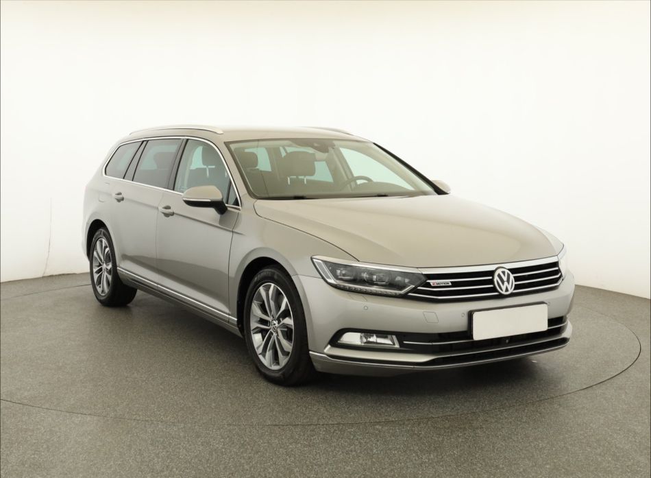 Volkswagen Passat - 2015