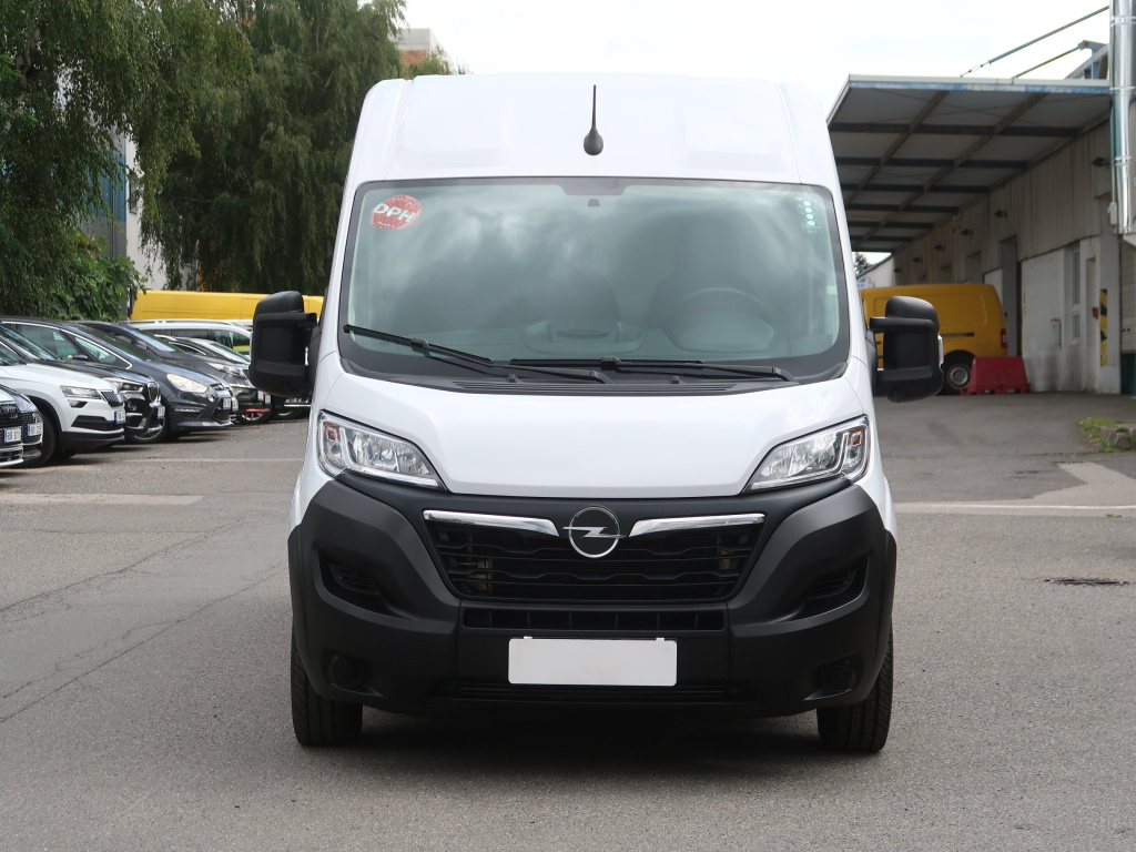 Opel Movano