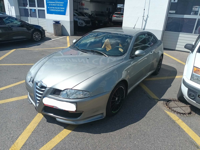 Alfa Romeo GT 2004