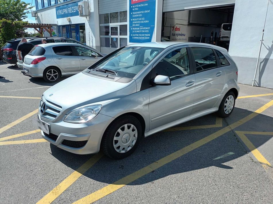 Mercedes-Benz B - 2010