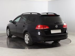 Volkswagen Passat - 2011