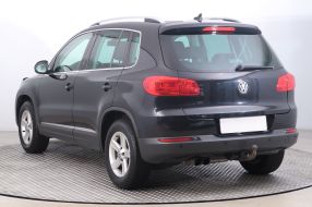 Volkswagen Tiguan - 2012