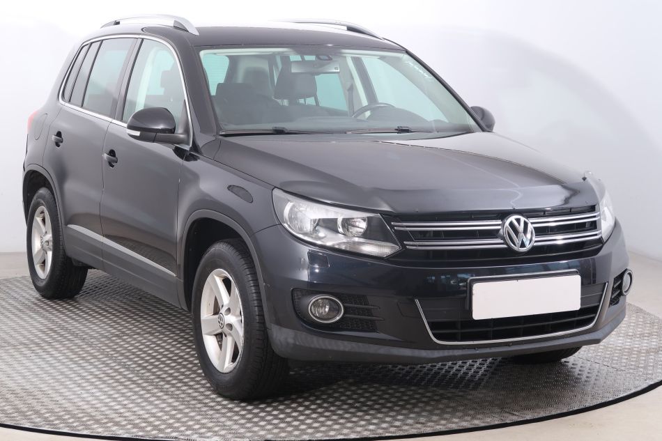 Volkswagen Tiguan - 2012
