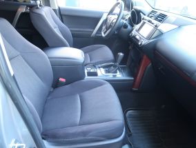 Toyota Land Cruiser - 2016