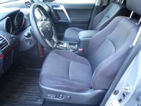 Toyota Land Cruiser - 2016