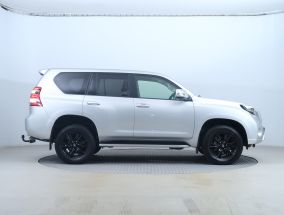 Toyota Land Cruiser - 2016